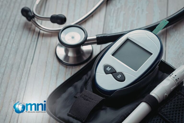 Dispositivos médicos em uma mesa