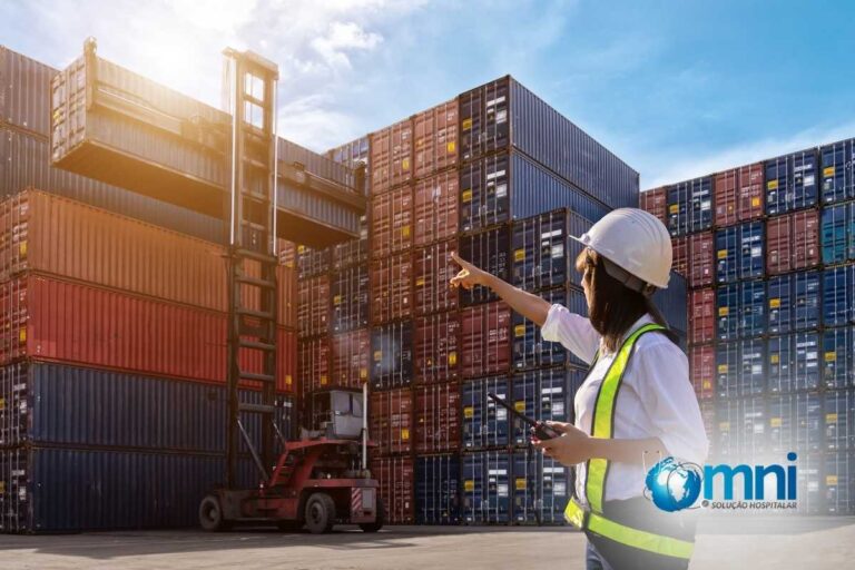 Diversos contêiners de exportações brasileiras de dispositivos médicos